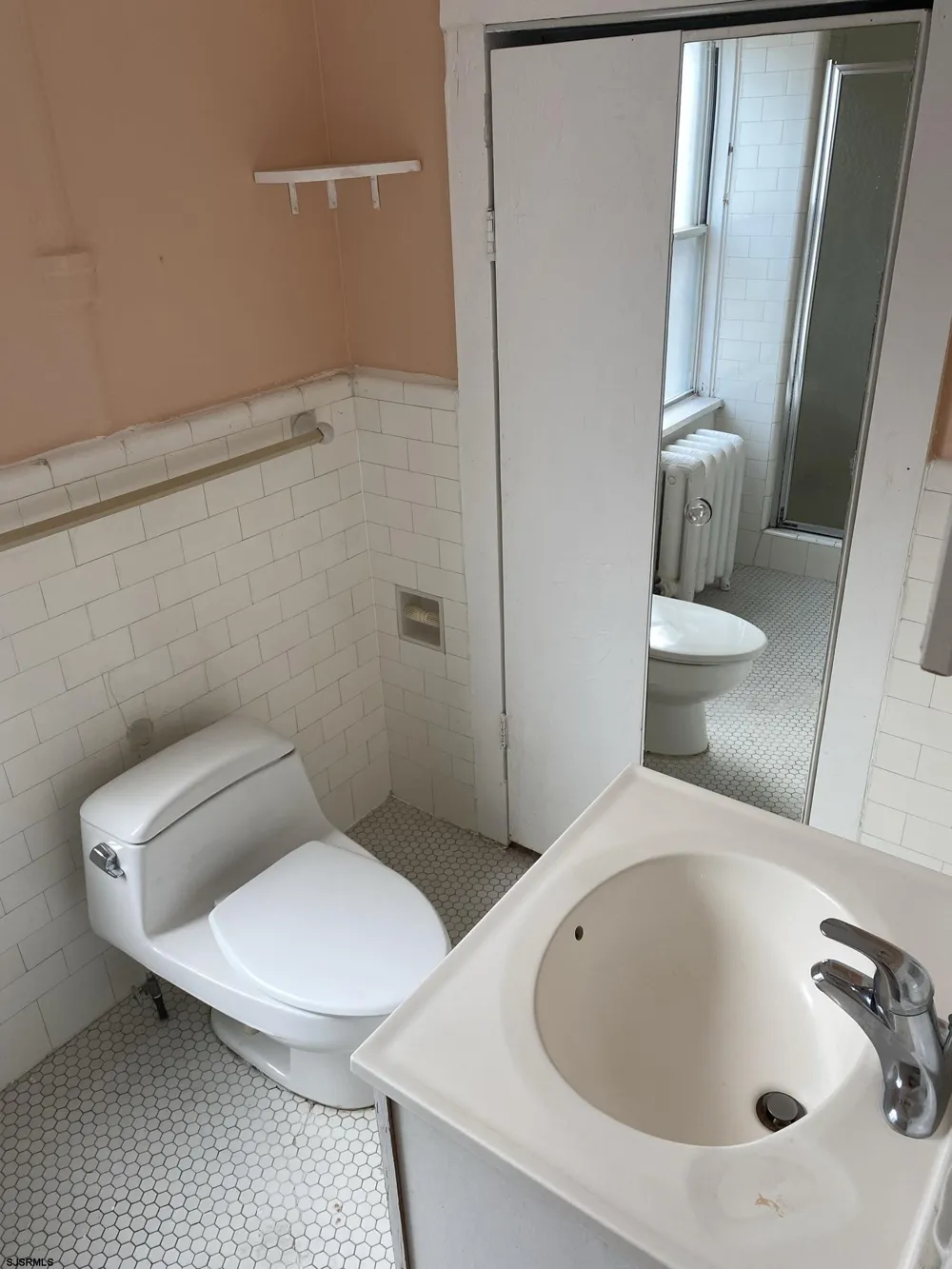 5 N Bartram Ave Lower Chelsea, NJ 08401
