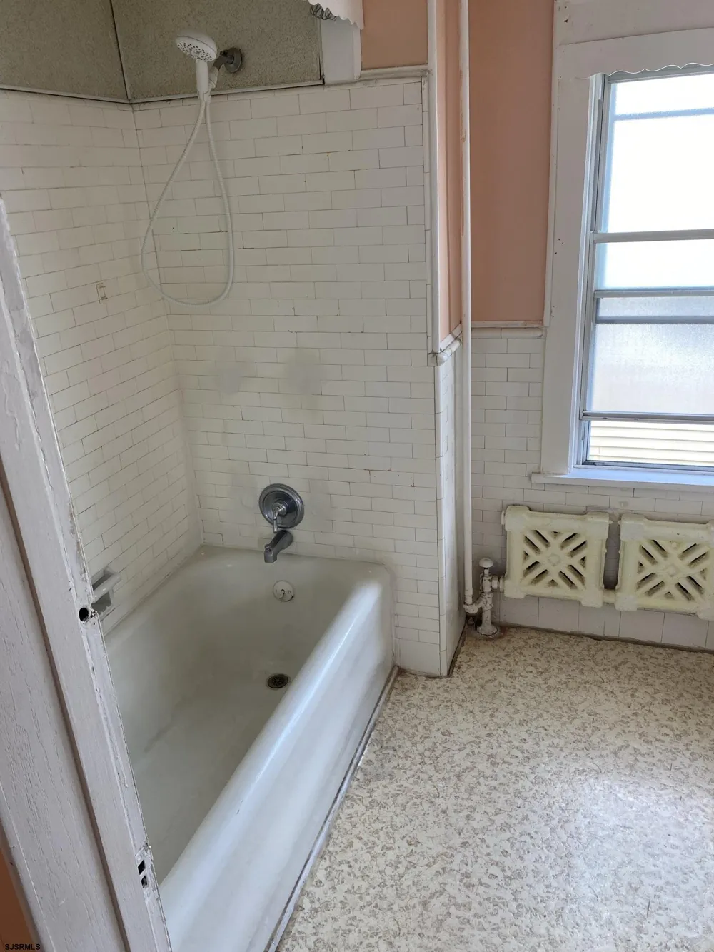 5 N Bartram Ave Lower Chelsea, NJ 08401