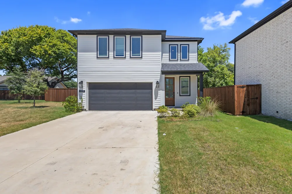 4539 Hogans Alley Drive Arlington, TX 76001