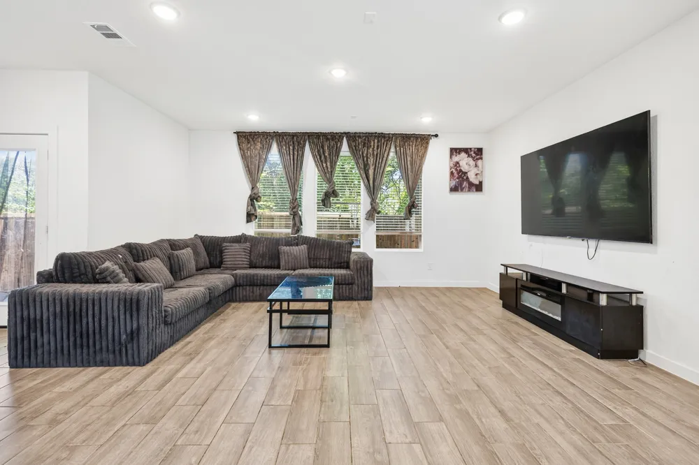 4539 Hogans Alley Drive Arlington, TX 76001