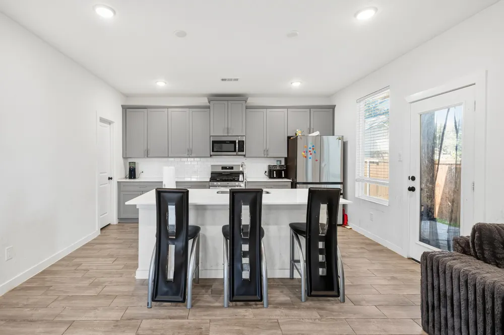4539 Hogans Alley Drive Arlington, TX 76001