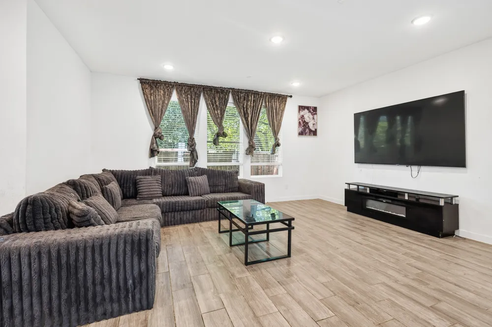 4539 Hogans Alley Drive Arlington, TX 76001