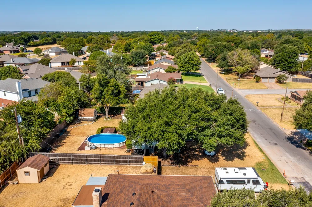 1304 Augusta Road Benbrook, TX 76126