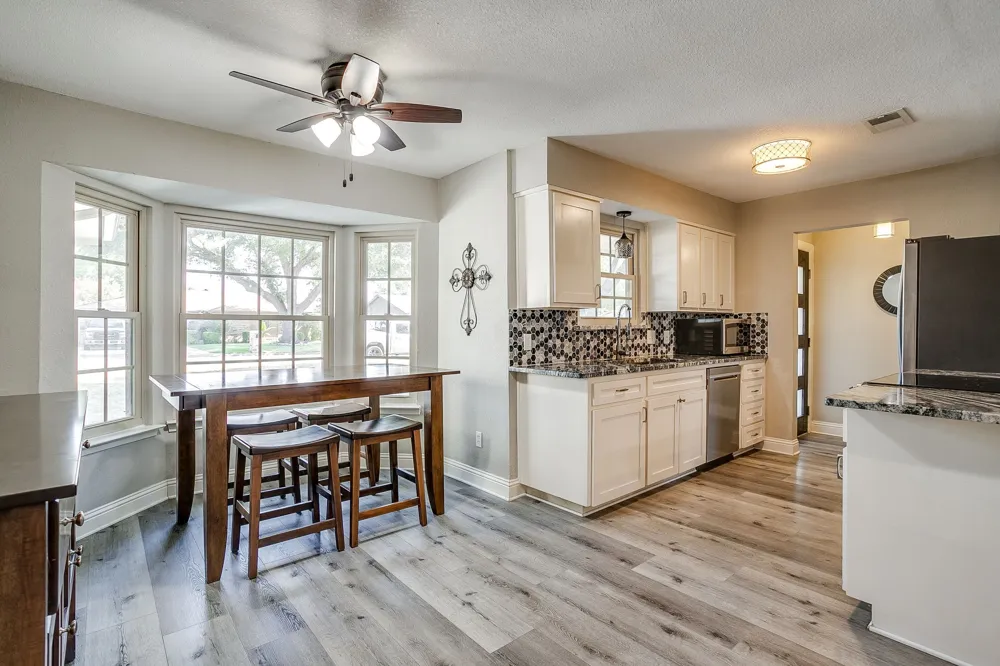 1304 Augusta Road Benbrook, TX 76126