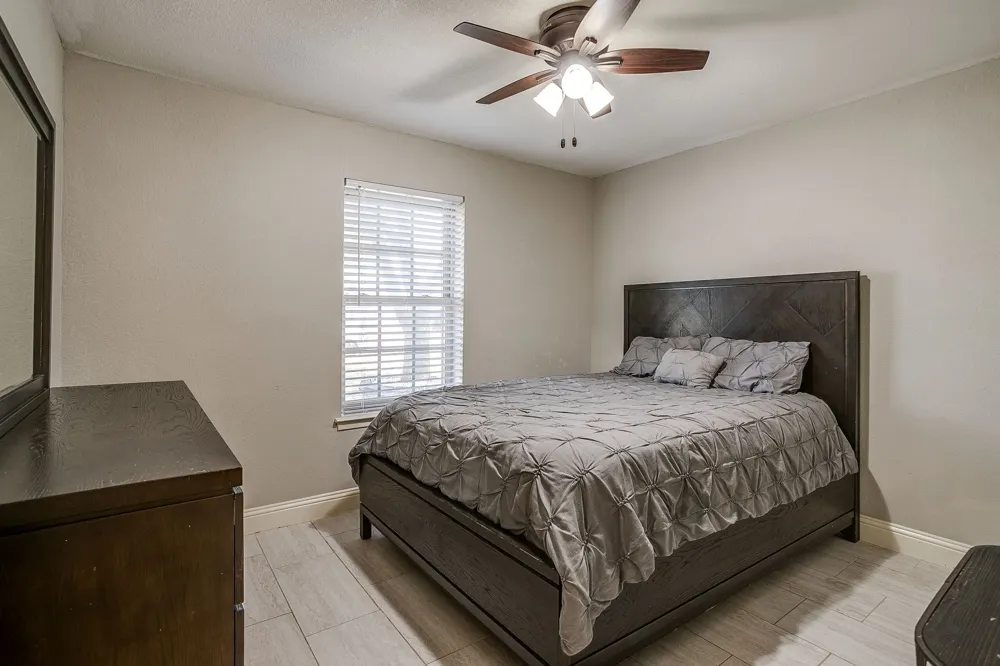 1304 Augusta Road Benbrook, TX 76126