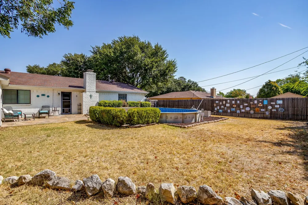 1304 Augusta Road Benbrook, TX 76126