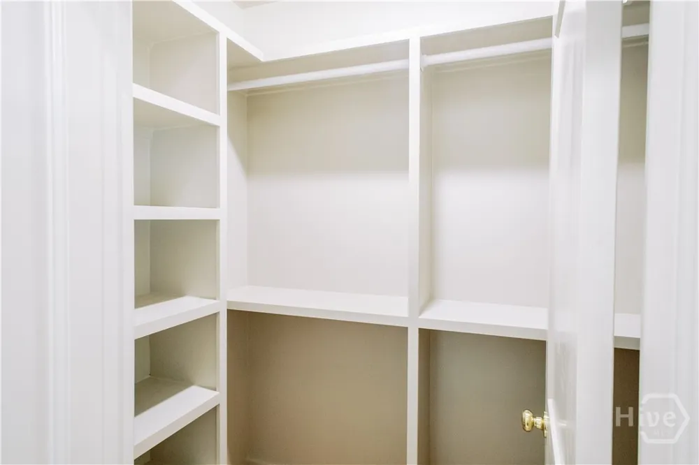 33 E 63rd Street Savannah, GA 31405