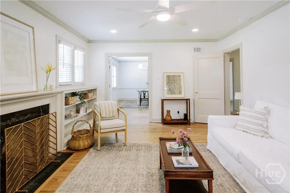 33 E 63rd Street Savannah, GA 31405
