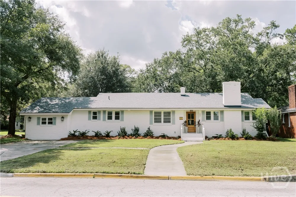 33 E 63rd Street Savannah, GA 31405