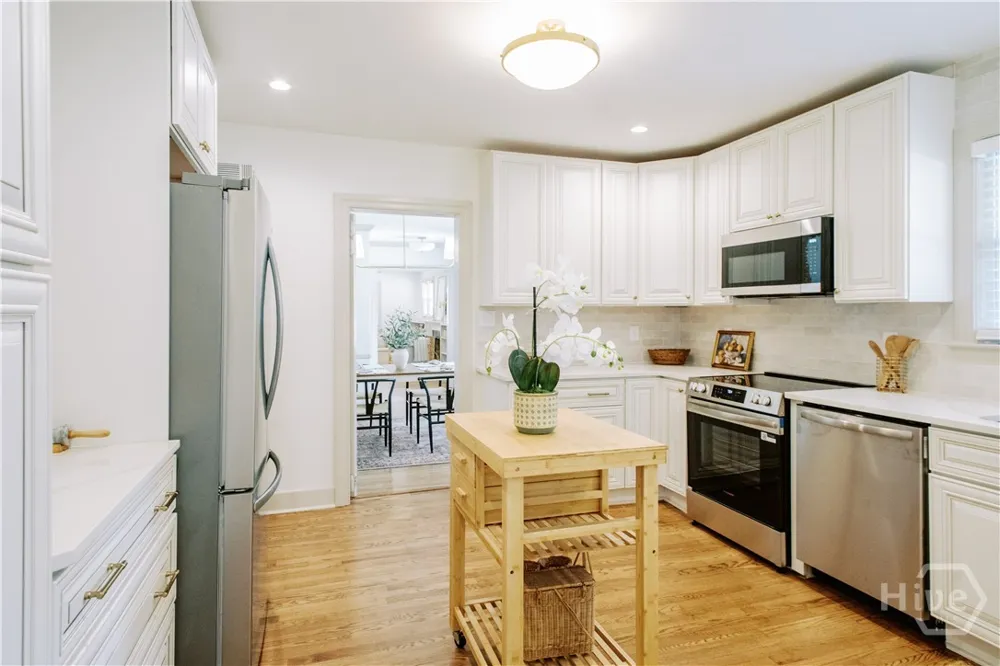 33 E 63rd Street Savannah, GA 31405