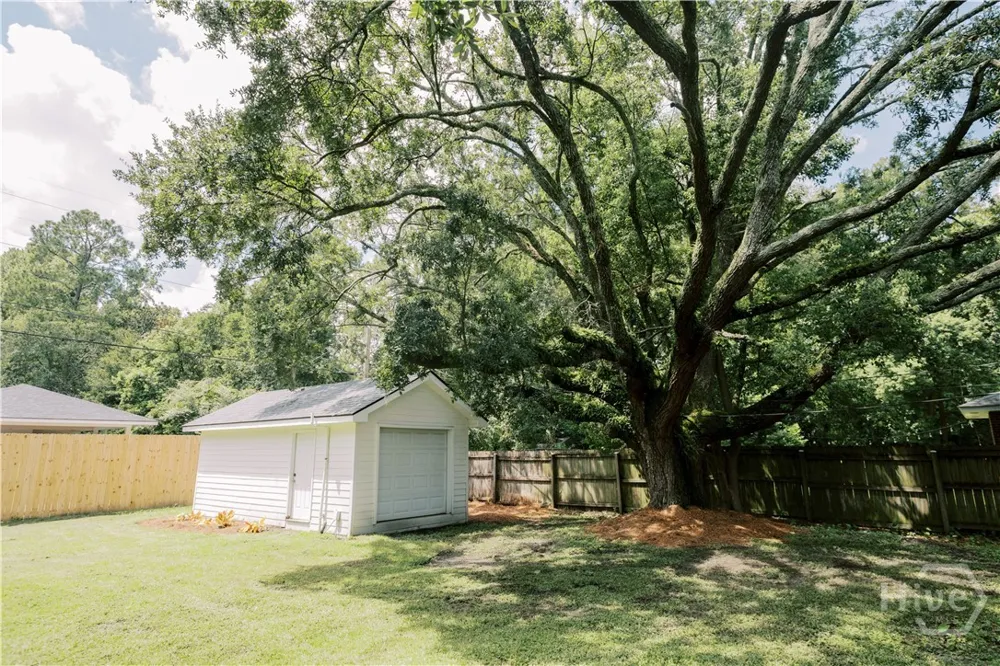 33 E 63rd Street Savannah, GA 31405
