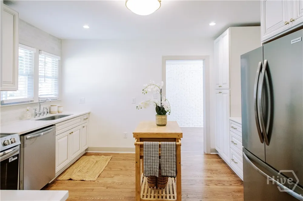 33 E 63rd Street Savannah, GA 31405