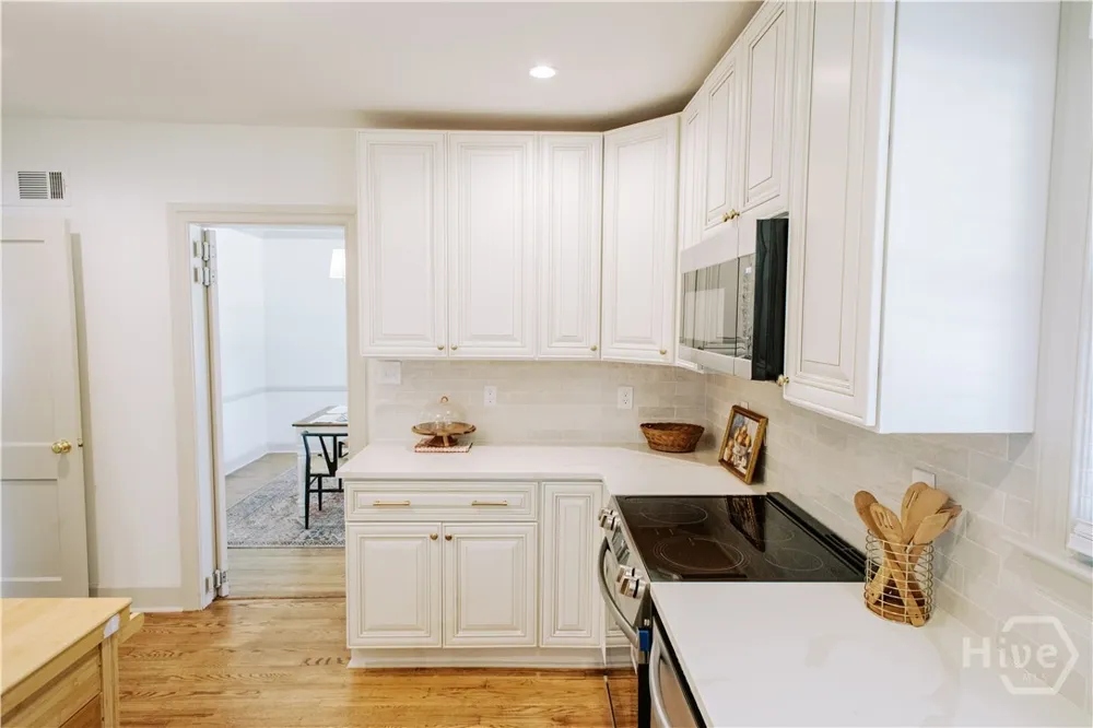 33 E 63rd Street Savannah, GA 31405