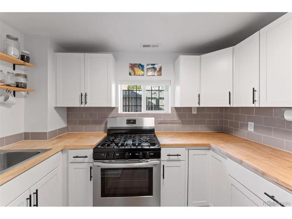 1127 E 3rd Street Pueblo, CO 81001