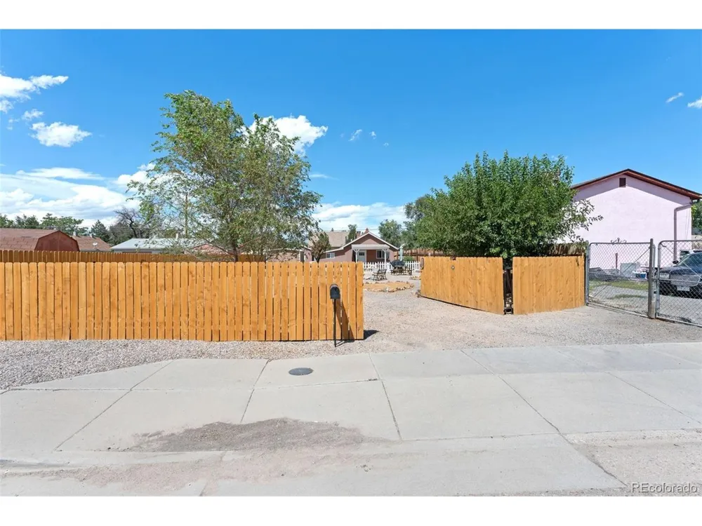 1127 E 3rd Street Pueblo, CO 81001