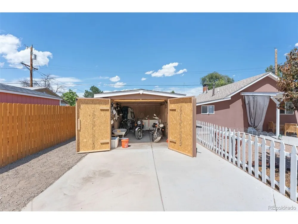 1127 E 3rd Street Pueblo, CO 81001