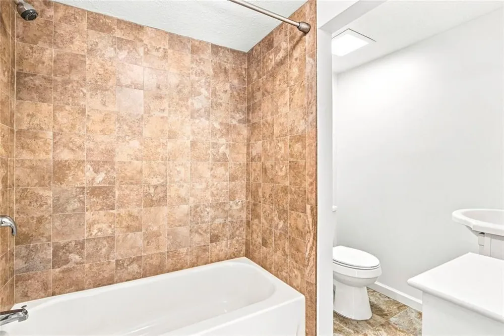 6304 Park Avenue #D3 Sandy Springs, GA 30342