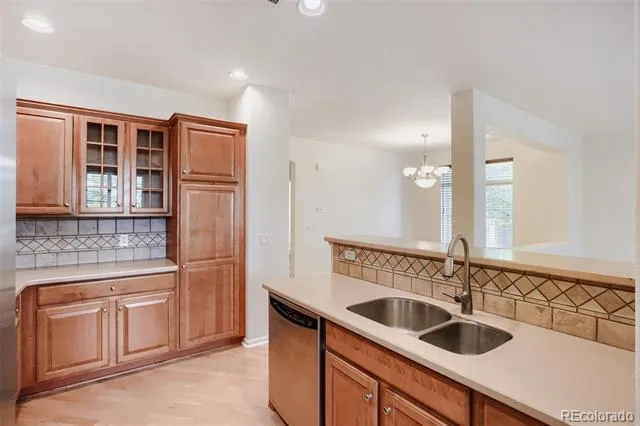 609 W Burgundy Street #B Highlands Ranch, CO 80129