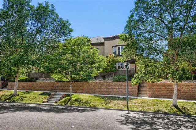 609 W Burgundy Street #B Highlands Ranch, CO 80129