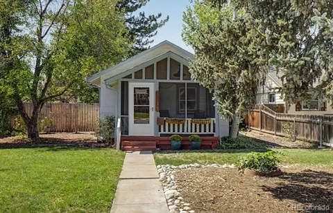 4239 S Galapago Street