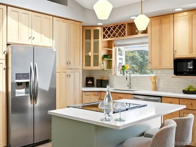 18954 W 61st Place Golden, CO 80403