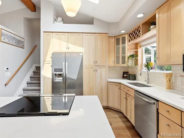 18954 W 61st Place Golden, CO 80403