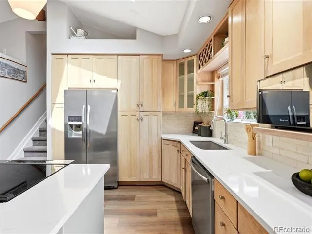 18954 W 61st Place Golden, CO 80403