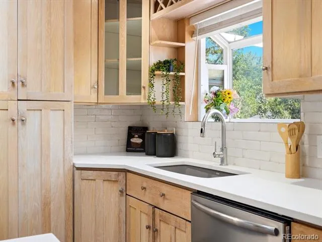 18954 W 61st Place Golden, CO 80403