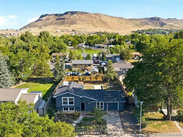 18954 W 61st Place Golden, CO 80403