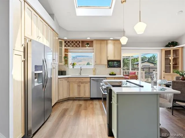 18954 W 61st Place Golden, CO 80403