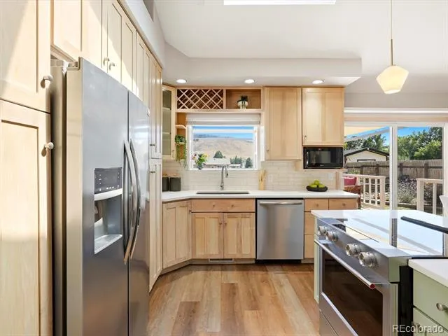18954 W 61st Place Golden, CO 80403