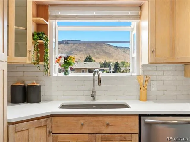 18954 W 61st Place Golden, CO 80403