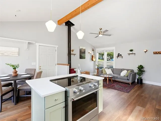 18954 W 61st Place Golden, CO 80403