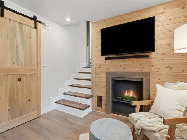 18954 W 61st Place Golden, CO 80403