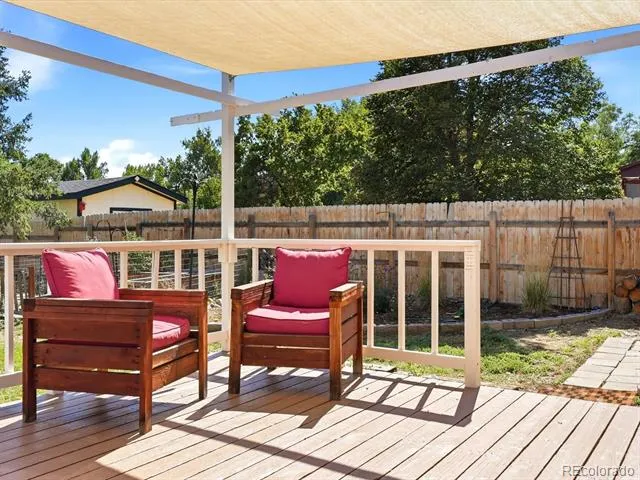 18954 W 61st Place Golden, CO 80403