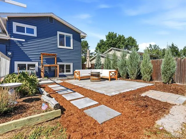 18954 W 61st Place Golden, CO 80403