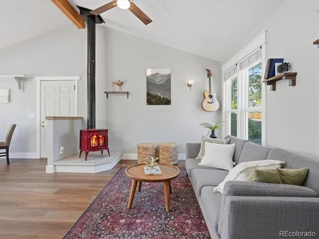 18954 W 61st Place Golden, CO 80403