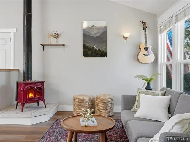 18954 W 61st Place Golden, CO 80403