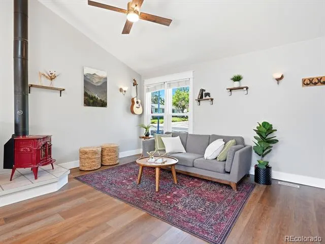 18954 W 61st Place Golden, CO 80403