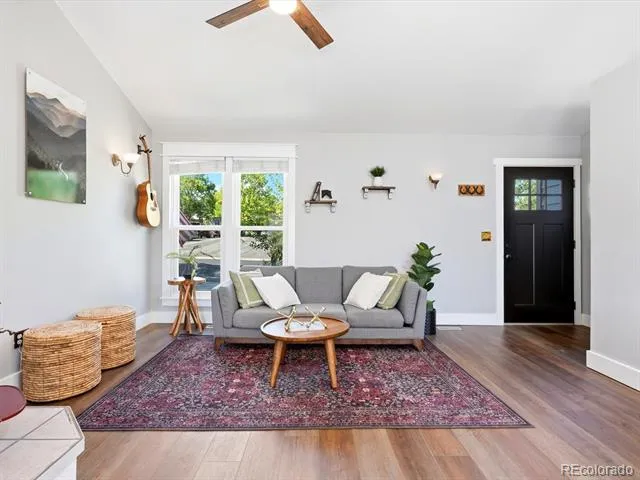 18954 W 61st Place Golden, CO 80403