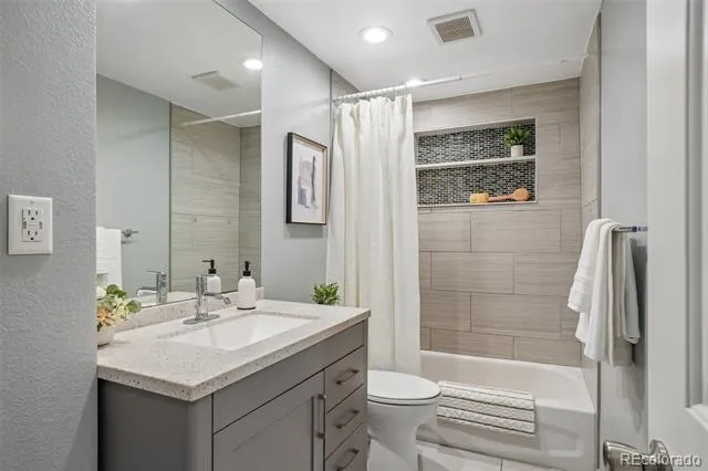 5530 Holland Drive Arvada, CO 80002
