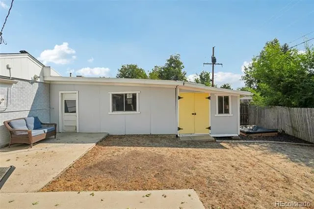 5530 Holland Drive Arvada, CO 80002