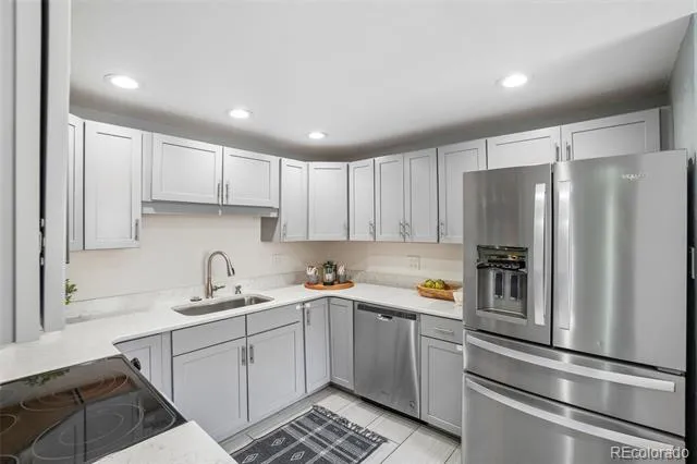5530 Holland Drive Arvada, CO 80002