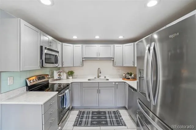 5530 Holland Drive Arvada, CO 80002