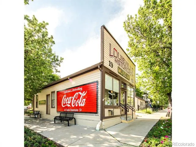 917 Arapahoe Circle Louisville, CO 80027