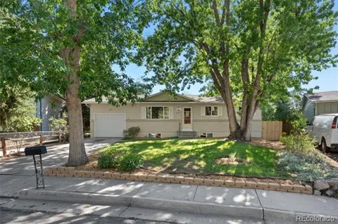 3842 Vaquero Circle