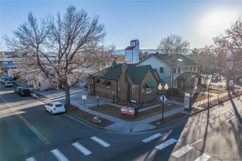 2606 W Alamo Avenue