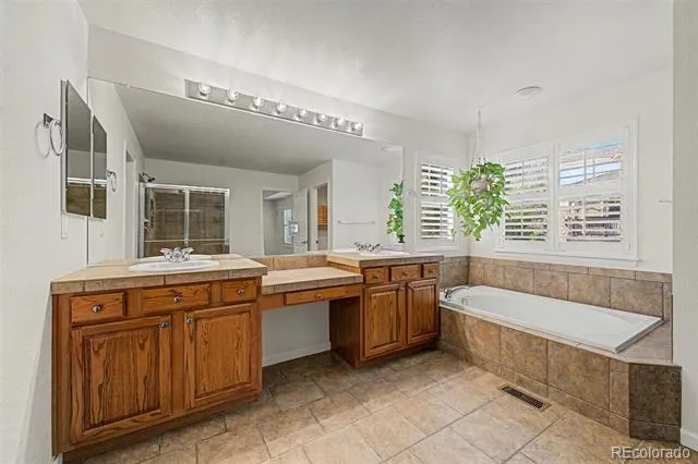 6934 S Fultondale Circle Aurora, CO 80016