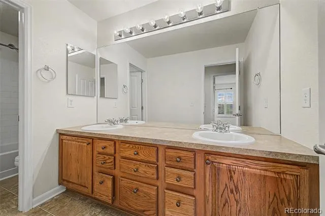 6934 S Fultondale Circle Aurora, CO 80016