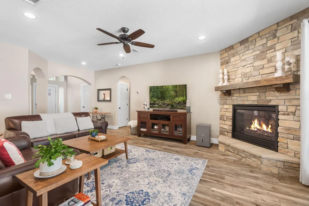 1611 Pincher Creek Drive Spring, TX 77386